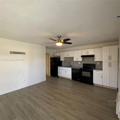 725 NW 4th Ave unit 2, Fort Lauderdale, FL 33311 - photo 3