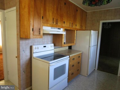 25334 Cherry Ln, Cascade, MD 21719 - photo 3