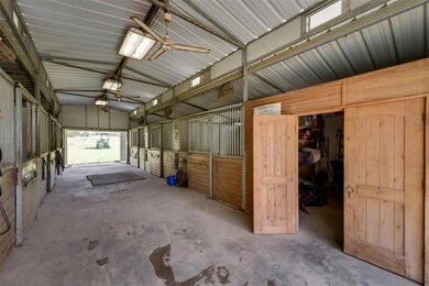 6 stall barn with tack room and wash rack