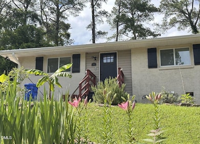 111 Buckingham Ave, Fayetteville, NC 28301 - photo 3