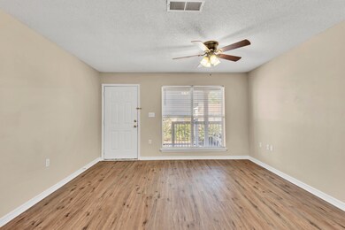 770 Rockport Ct unit 10, Fort Walton Beach, FL 32548 - photo 5