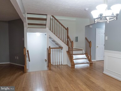 7964 Brightmeadow Ct, Ellicott City, MD 21043 - photo 5