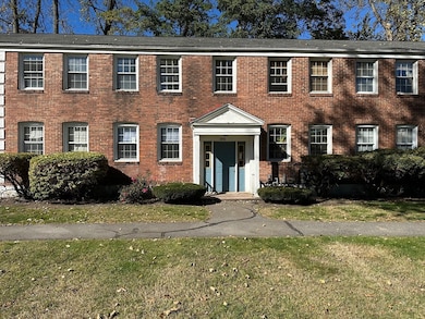 456 Cold Spring Ave unit 2A, West Springfield, MA 01089 - photo 2