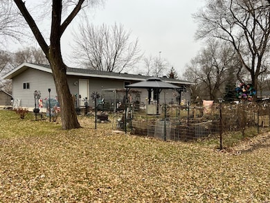 8042 Meades Addn Dr SE, Hudson Township, MN 56308 - photo 5