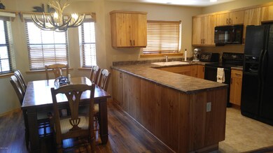 KITCHEN DINING AREA