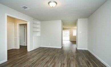 9205 Vicksburg Ave, Texas City, TX 77591 - photo 7