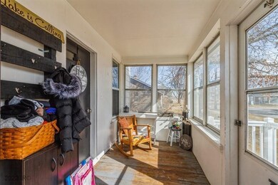 1010 N 4th Ave W, Newton, IA 50208 - photo 5