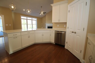 451 Blane Cir unit 24, Pembroke, NH 03275 - photo 5