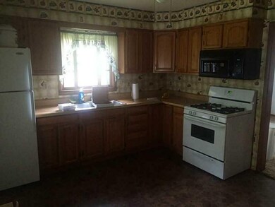 219 2nd St, Tipton, IN 46072 - photo 3