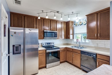 1241 Camden Yard Dr, Burleson, TX 76028 - photo 6