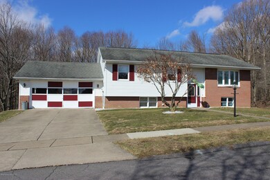 112 Laurel Ln, Taylor, PA 18517 - photo 2