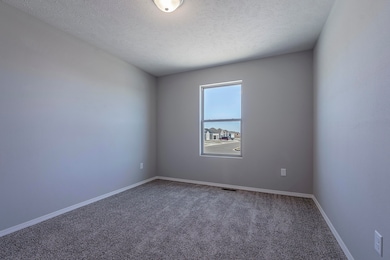 1375 S Lorraine Ave_08