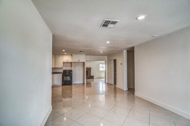 3802 N 80th Ave, Phoenix, AZ 85033 - photo 4