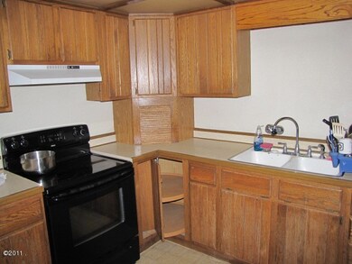 545 E Evergreen Dr, Kalispell, MT 59901 - photo 6