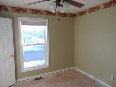 222 S Huntsman Blvd, Raymore, MO 64083 - photo 5