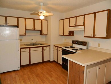 5-KITCHEN VIEW1 APPLIANCES STAY