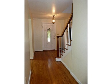 Entry/Foyer.