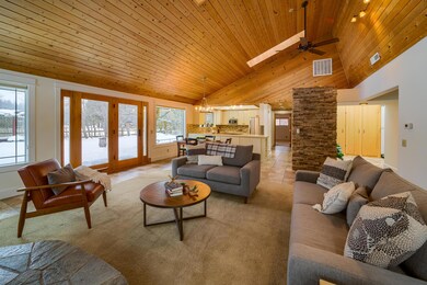 13752_SW_Meadow_view_Dr-18