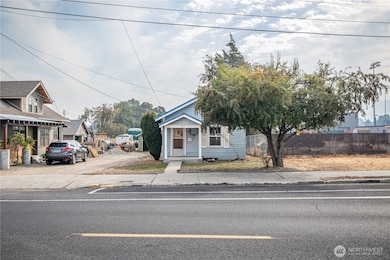 915 Orondo Ave, Wenatchee, WA 98801 - photo 3