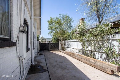 2037 N Mitchell St, Phoenix, AZ 85006 - photo 6