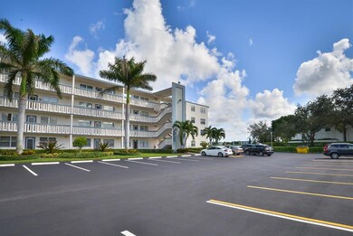 1096 Yarmouth E, Boca Raton, FL 33434 - photo 3