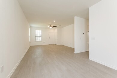 16326 Vivid Creek Ct, Conroe, TX 77302 - photo 4