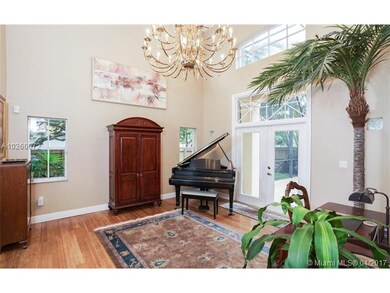 Double-height ceilings in the living room. French 