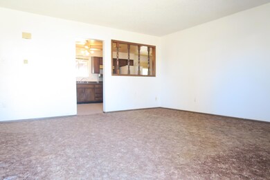 4004 Sierra Vista Dr, Farmington, NM 87402 - photo 2