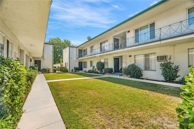 5828 Whitsett Ave, Valley Village, CA 91607 - photo 3