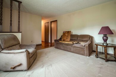 8414 Roseborough Rd, Louisville, KY 40228 - photo 6