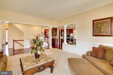 5938 Hunter Crest Rd, Woodbridge, VA 22193 - photo 7