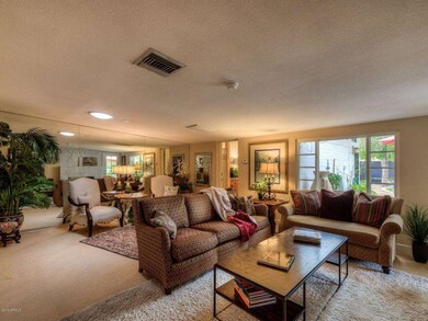 007_Family Room