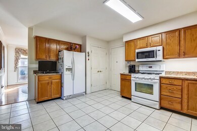 2430 Autumn View Way, Parkville, MD 21234 - photo 5