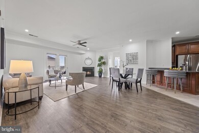 24660 Woolly Mammoth Terrace unit 400, Aldie, VA 20105 - photo 2