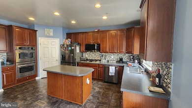 4513 Hidden Stream Ct, Owings Mills, MD 21117 - photo 2