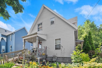 107 W Center St, Belding, MI 48809 - photo 4