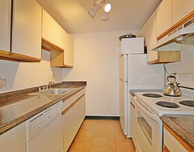 201 Thorndike St unit 2-06, Lowell, MA 01852 - photo 2