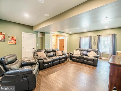 25074 Balcombe Terrace, Chantilly, VA 20152 - photo 5