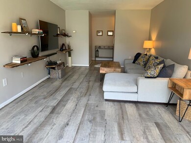 3105 Buccaneer Ct unit 202, Fairfax, VA 22031 - photo 4