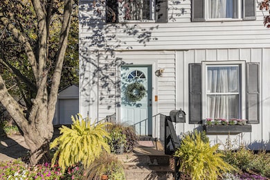 903 9th St NW, Grand Rapids, MI 49504 - photo 2