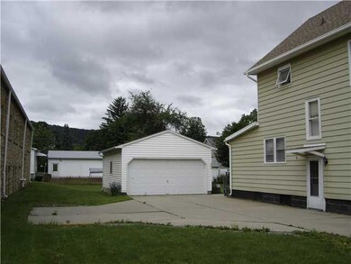 Parking Lot/Garage