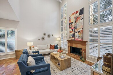 312 Sugarberry Cir unit 312, Houston, TX 77024 - photo 4