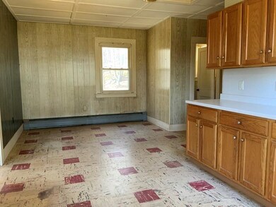 208 N Silver Ln, Sunderland, MA 01375 - photo 5