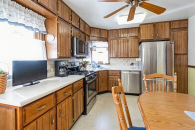 2419 Tomlin Ln, Des Moines, IA 50317 - photo 6