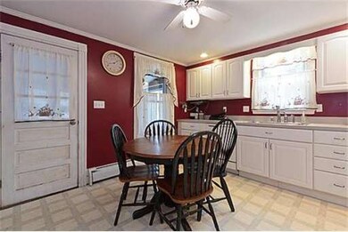 72 Campbell St, Woburn, MA 01801 - photo 4