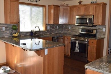 63441 Stacy Ln, Bend, OR 97701 - photo 5