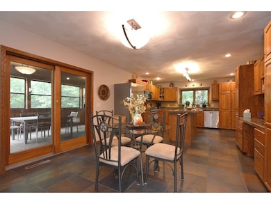 546 Echo Valley Rd, Brooklyn, WI 53521 - photo 2