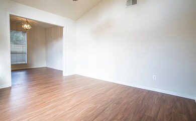 8210 Pincay Oaks Ct, Houston, TX 77088 - photo 3