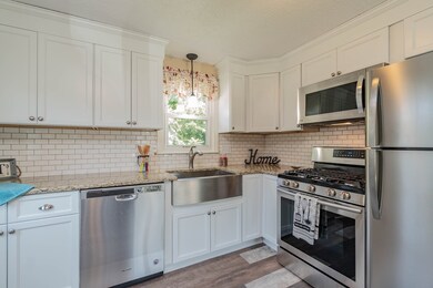 24 W Hill Rd, Springfield, MA 01109 - photo 6