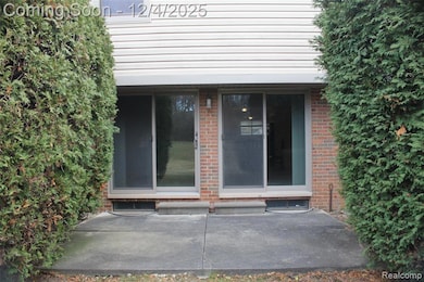 3733 Old Creek Rd, Troy, MI 48084 - photo 5